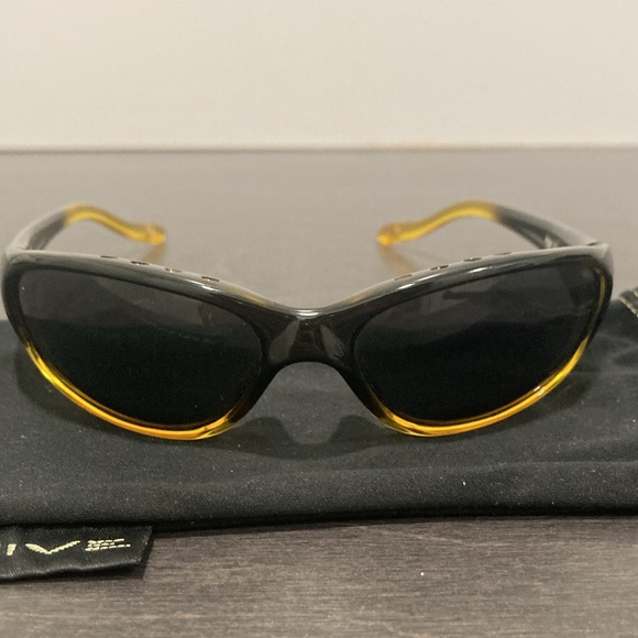 Native Polarized sunglassess - Picture 6 of 6